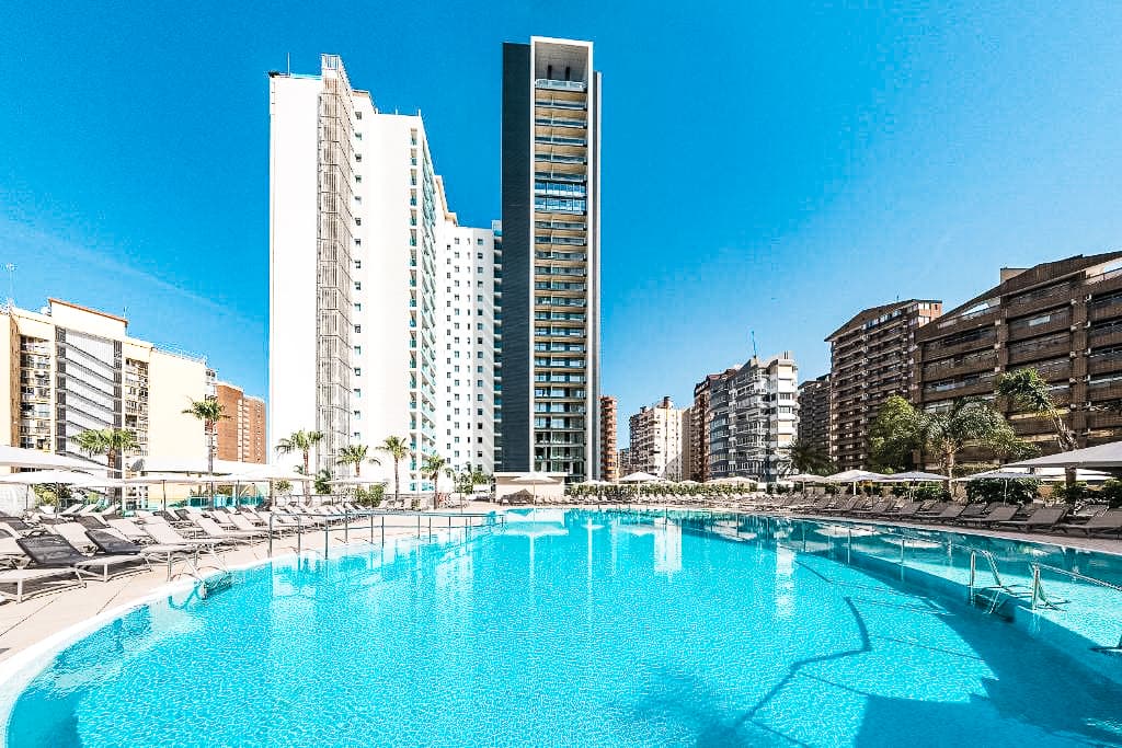 🏨 𝐏𝐨𝐫𝐭 𝐁𝐞𝐧𝐢𝐝𝐨𝐫𝐦 𝐇𝐨𝐭𝐞𝐥 & 𝐒𝐩𝐚 𝟒* 𝐒𝐮𝐩