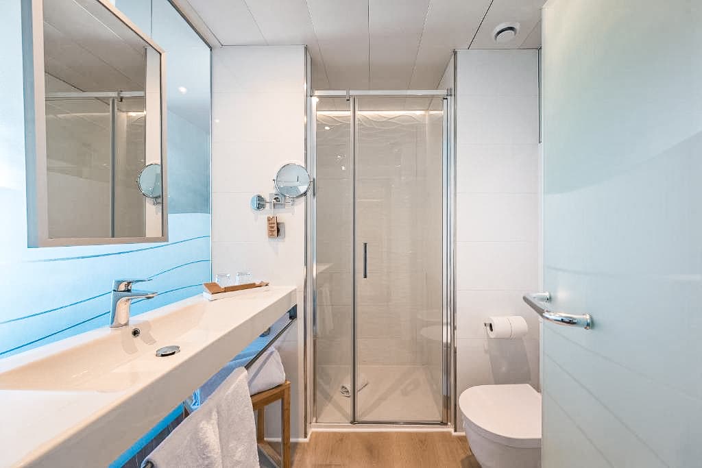 🏨 𝐏𝐨𝐫𝐭 𝐁𝐞𝐧𝐢𝐝𝐨𝐫𝐦 𝐇𝐨𝐭𝐞𝐥 & 𝐒𝐩𝐚 𝟒* 𝐒𝐮𝐩
